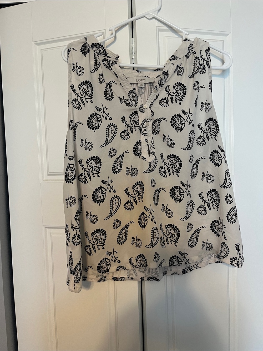 LOFT Cream Paisley Print Sleeveless Camisole